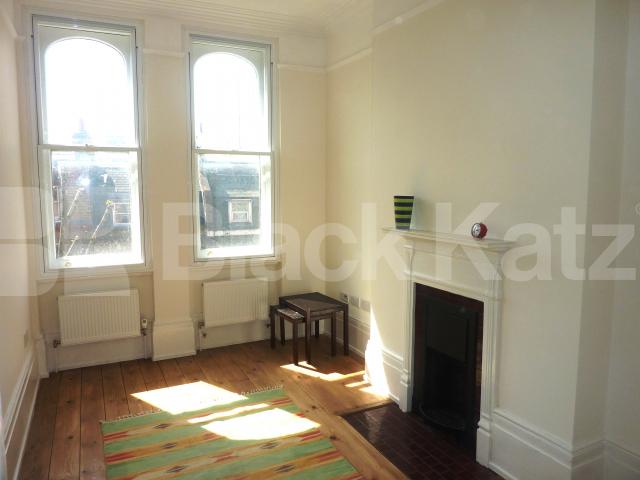 			NEW INSTRUCTION!, 1 Bedroom, 1 bath, 1 reception Flat			 Grays Inn Road, KINGS CROSS-RUSSELL SQUARE